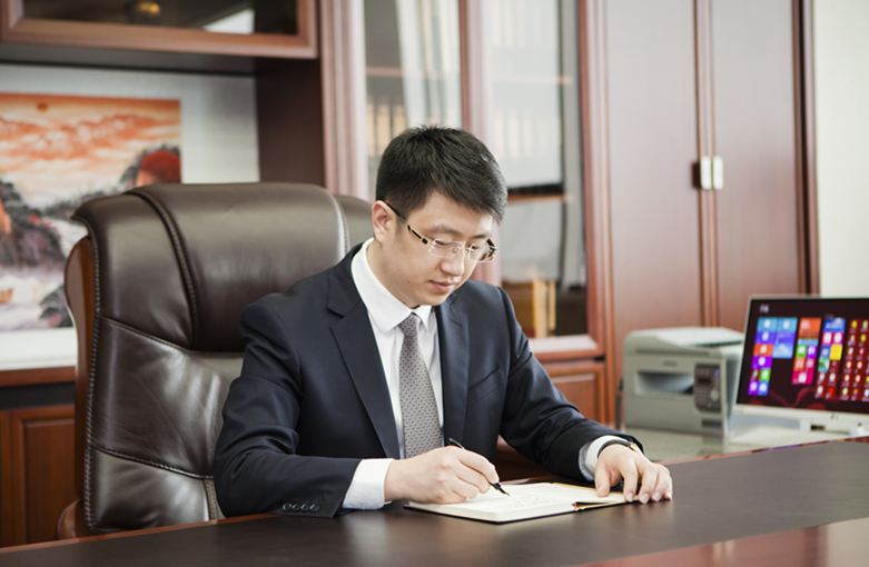 興民鋼圈董事長高赫男榮獲“煙臺十大杰出青年”榮譽